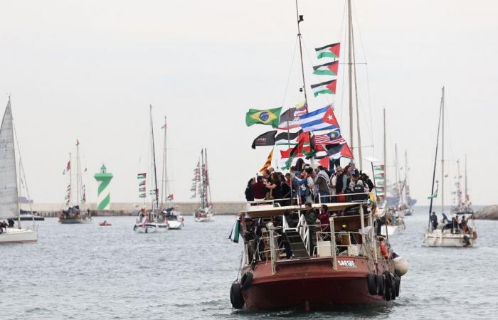 Global Sumud flotilla sets sail from Barcelona for Gaza in bid to break Israeli blockade