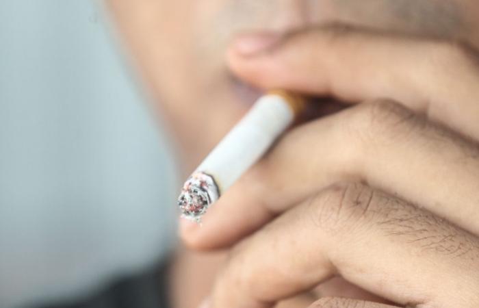 UK approves cigarette sales ban for people born after 2008