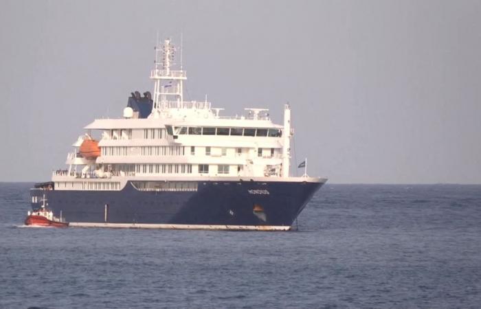WHO says risk low as hantavirus‑hit cruise ship evacuates three passengers off Cape Verde, set to dock in Spain