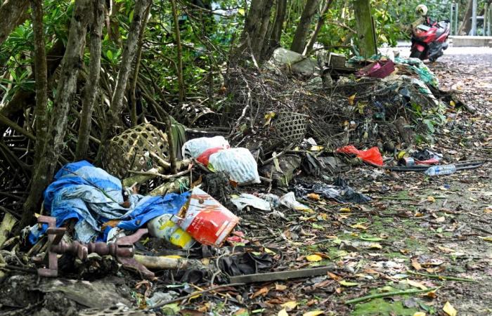 Bali drowning in trash after landfill closed