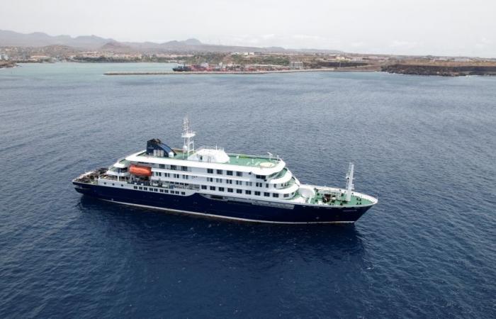 Countries track passengers from virus‑hit cruise ship as Hondius heads to Spain