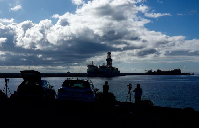 Spain says first hantavirus cruise evacuees to be repatriated Sunday after Tenerife arrival