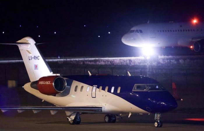 Australia flies in six hantavirus-exposed cruise passengers in full protective gear for quarantine