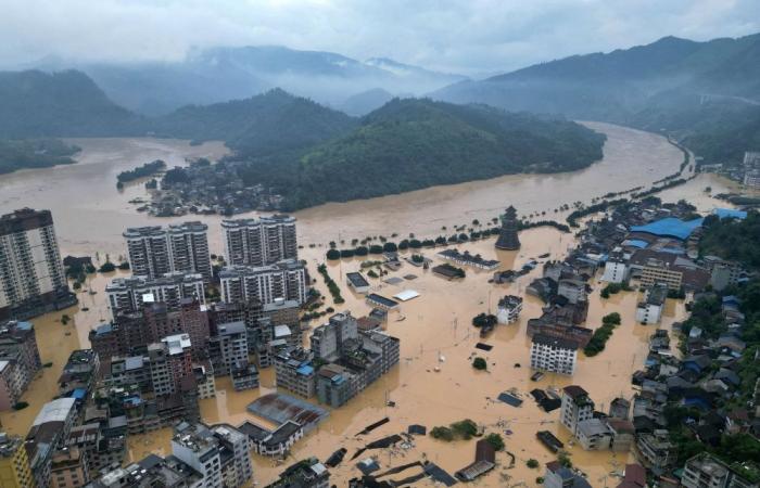 At least 10 dead as massive floods sweep China with more rain on the way
