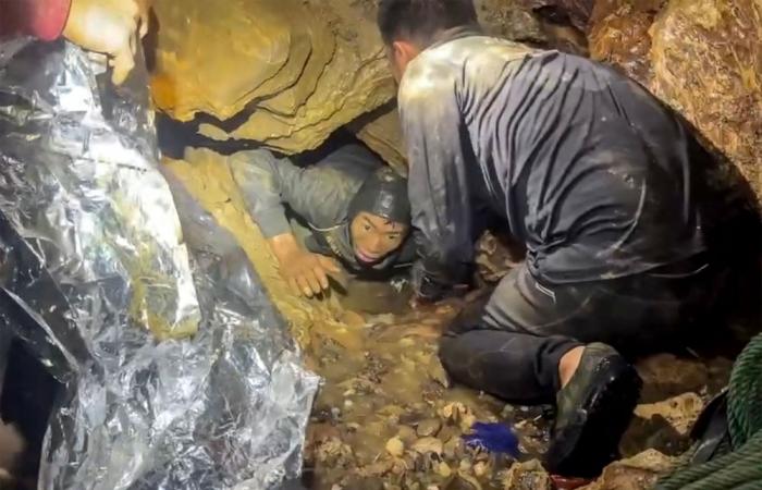 Malaysian diver reveals nightmare conditions in search for two missing miners in submerged Laos cave