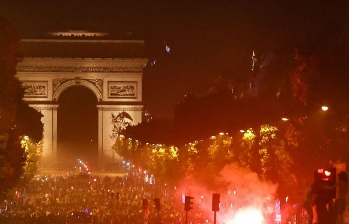 Only in France: Champs‑Elysees boarded up as PSG glory night descends into violence, 280 arrests
