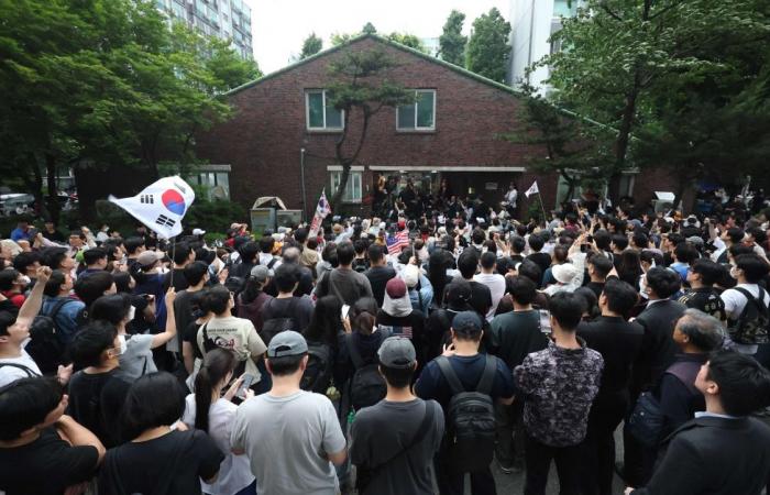 South Korean police clear protesters after 35-hour standoff at polling station