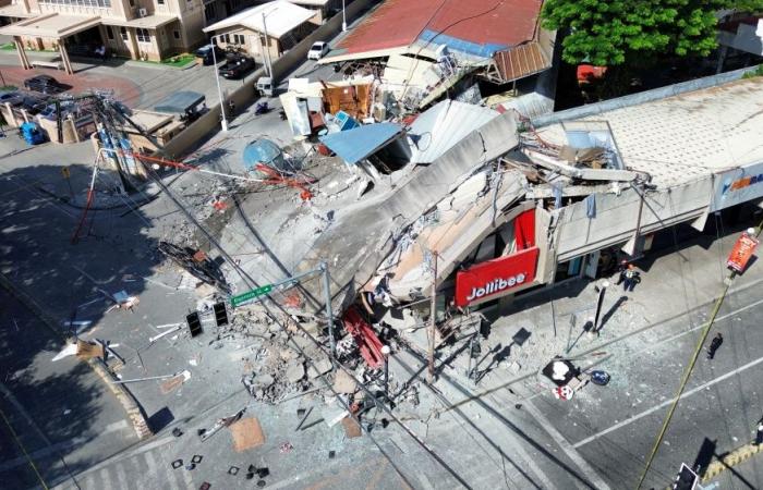 At least 15 killed in major quake off Philippines
