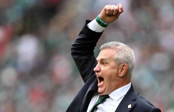 Aguirre says Mexico shook off nerves and cramps to claim first World Cup opening win