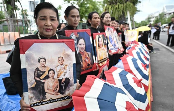 Royal protocol, grief and devotion converge in Bangkok palace as Thais bid farewell to Princess Bha