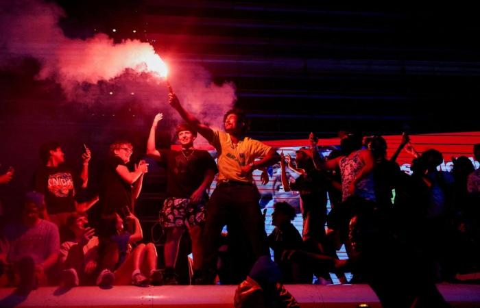 World Cup shuttle bus set alight, teen shot as chaotic celebrations erupt in Manhattan after Knicks win in NBA Finals