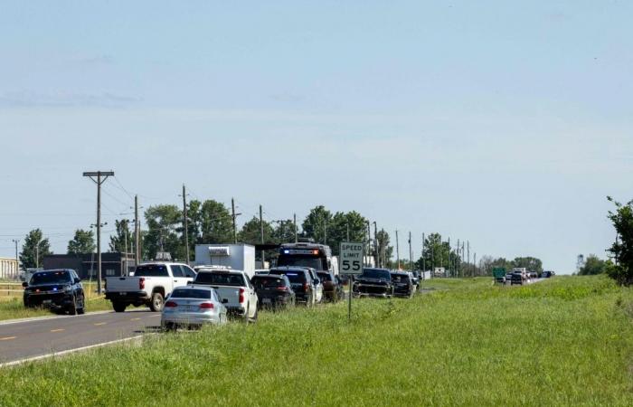 Skydiving plane crash kills 12 in Missouri