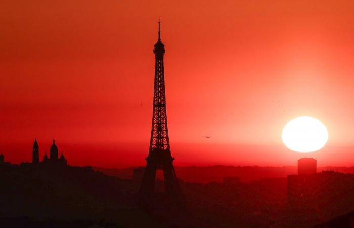 France heatwave sparks canal swimming in Paris as temperatures soar