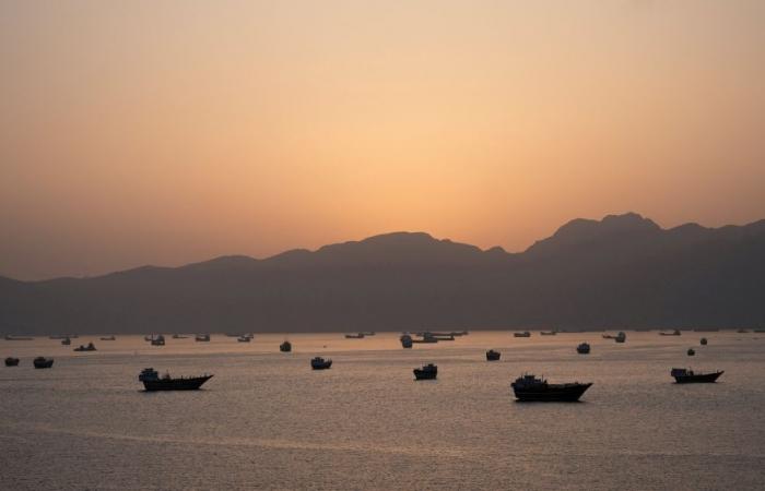 First ships sail through Hormuz under UN-backed evacuation plan