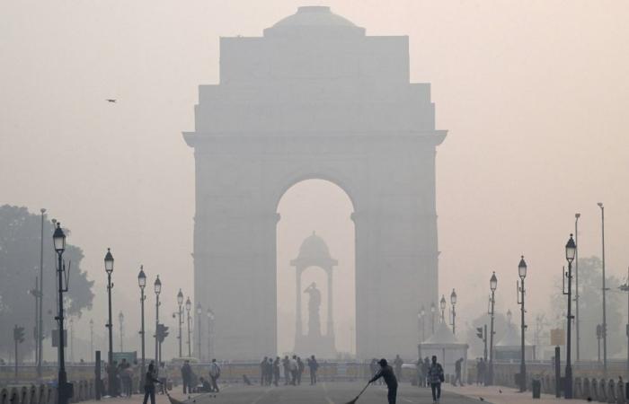 New Delhi launches sweeping EV plan to tackle toxic air pollution