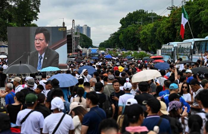 Lightning protest by powerful Philippine sect backing Duterte ally paralyses parts of Manila