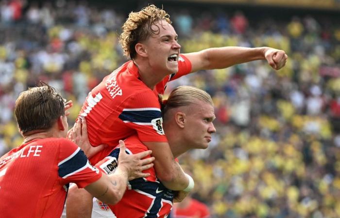 Goal machines Kane and Haaland set for World Cup showdown