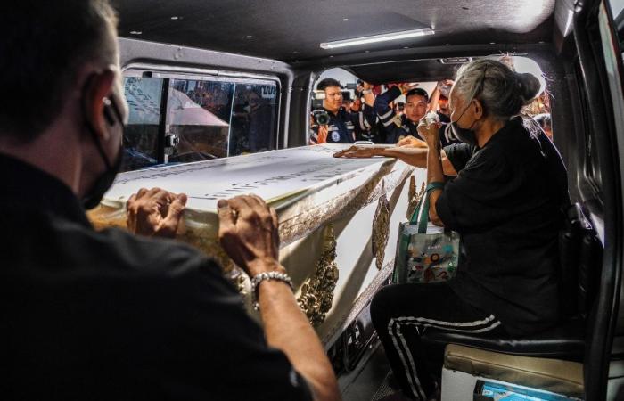Families claim bodies as Bangkok fire toll rises to 30
