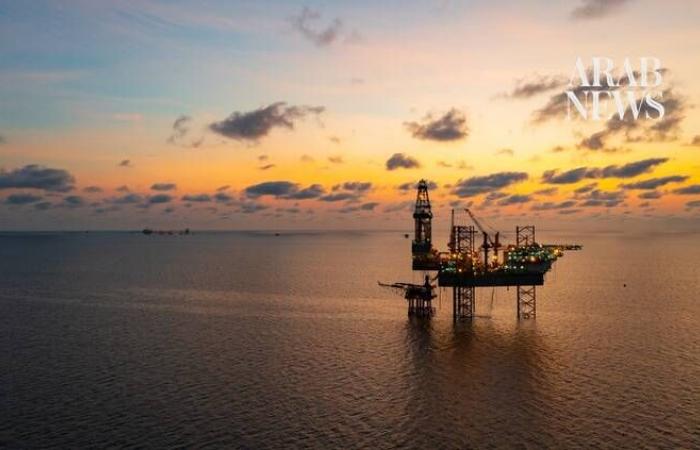 Oil hits one-month high as US, Iran step up attacks in Strait of Hormuz