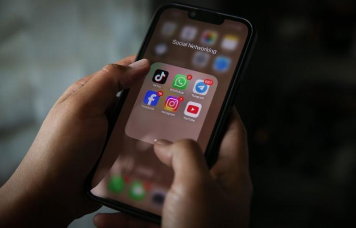 UK to impose overnight social media curfew for teenagers aged 16 and 17 in latest online crackdown