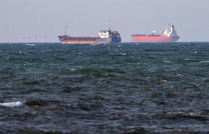 Trump extends shipping waiver, with limits, to aid energy flow