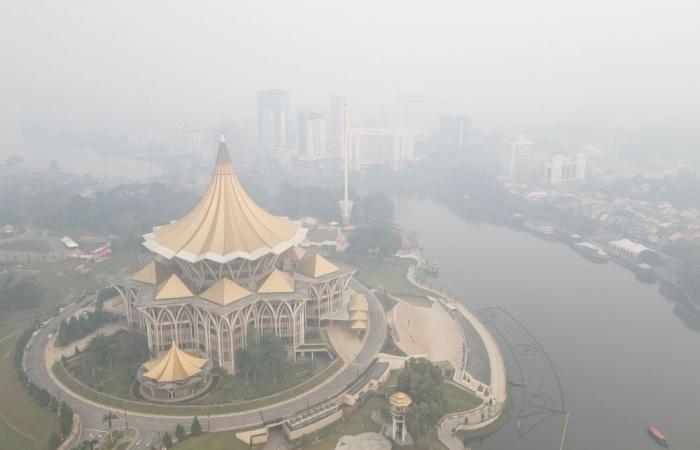 Indonesian forecast warns pollutants moving from Kalimantan, Sumatra fires towards Malaysia and Singapore