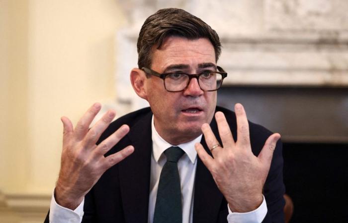 UK PM denounces ‘politics of poison’ after anti-migrant protests in southern England