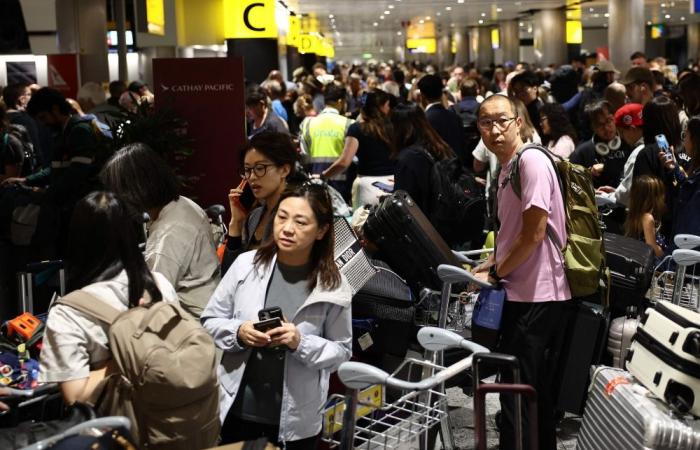 Nearly 1,100 UK flights cancelled after air traffic control glitch triggers nationwide disruption
