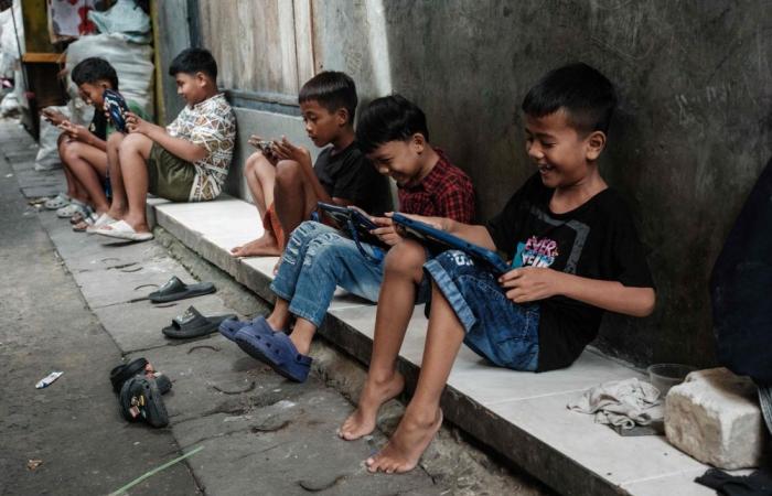 More countries move to ban social media for children, with restrictions spreading worldwide