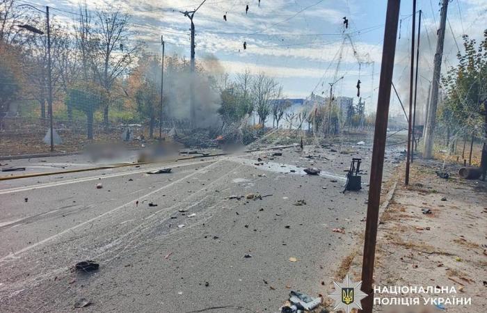 Russian strikes kill 30 in Ukraine frontline city, talks set in US