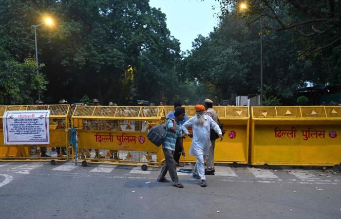 India deploys police, restricts transport ahead of major protest demanding election chief resign