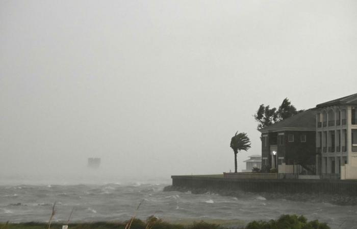 ‘Things are flying really fast’: Hurricane Isaias makes landfall in Florida, knocking out power to thousands