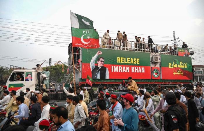Pakistan declares emergency in Imran Khan stronghold amid militant violence and anti‑government marches