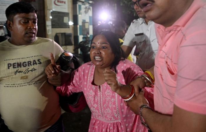 Kolkata stampede at Hindu festival kills 19, injures 25 after sudden rainfall