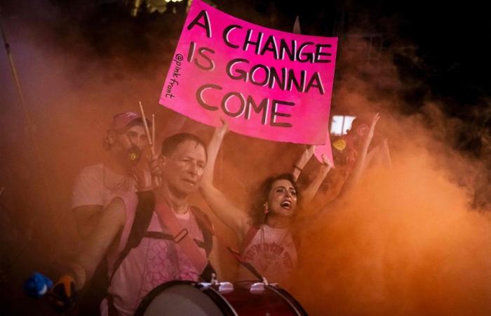Three days before Israel votes, thousands take to the streets against Netanyahu