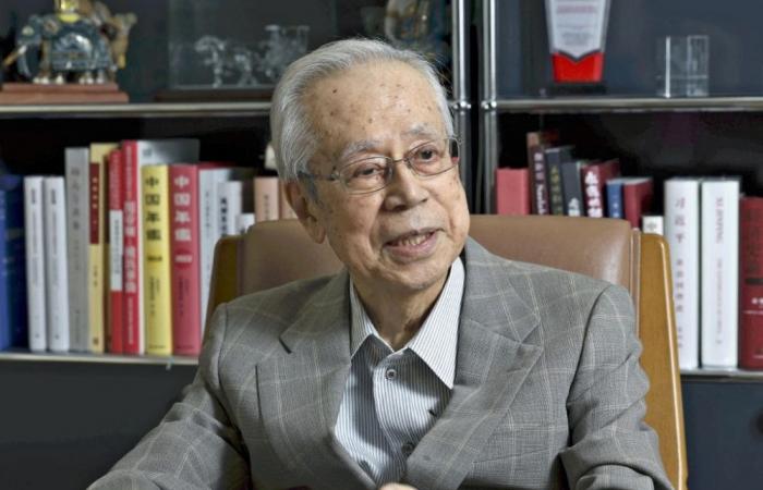 Ex-Japan PM Fukuda, who sought stable China ties, dies at 90