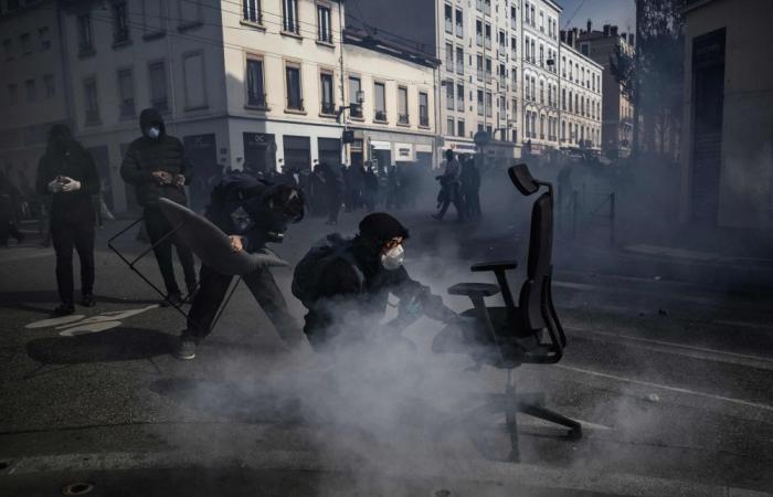 French Senate passes bill making protesters pay up to €10,000 for riot damage
