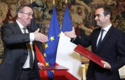 German and French defense ministers sign billion euro arms project