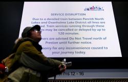 Train from Glasgow derails in England, passengers safe but major delays ahead