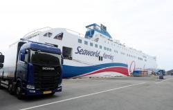 South Korea ferry runs aground near Mokpo, two crew arrested for alleged negligence