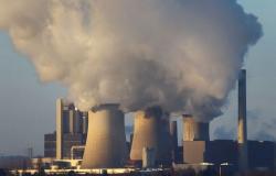 Decades-long coal deals choke Asia’s clean energy push