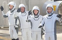 Nasa cuts short space mission, astronauts leave ISS in first-ever medical evacuation