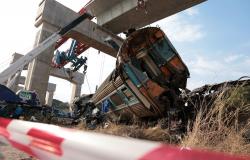 Thailand pauses 14 construction projects after fatal crane falls in Bangkok