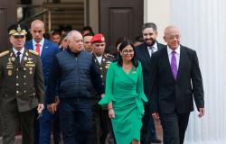 Venezuela’s new leader, facing internal division, moves to tighten her grip on power