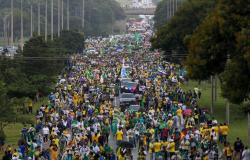 Lightning strike hits near rally for Brazil’s former president, injures 89