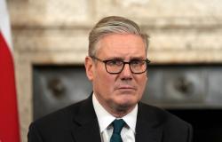 Starmer makes first China trip by a UK PM since 2018 as he seeks to mend ties while navigating US pressure