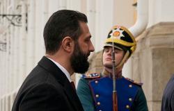 Syrian president to meet Putin as Russia moves to keep military bases