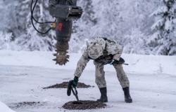 In Finland's forests, soldiers re-learn how to lay anti-personnel mines as Russia threat grows