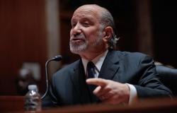 US commerce chief admits to lunch on ‘Epstein Island’ but denies closer ties, says it was a family vacation