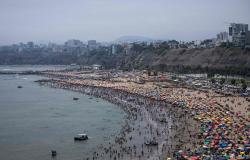 Peru’s popular Agua Dulce beach to close for a day as heaps of trash overwhelm coastline